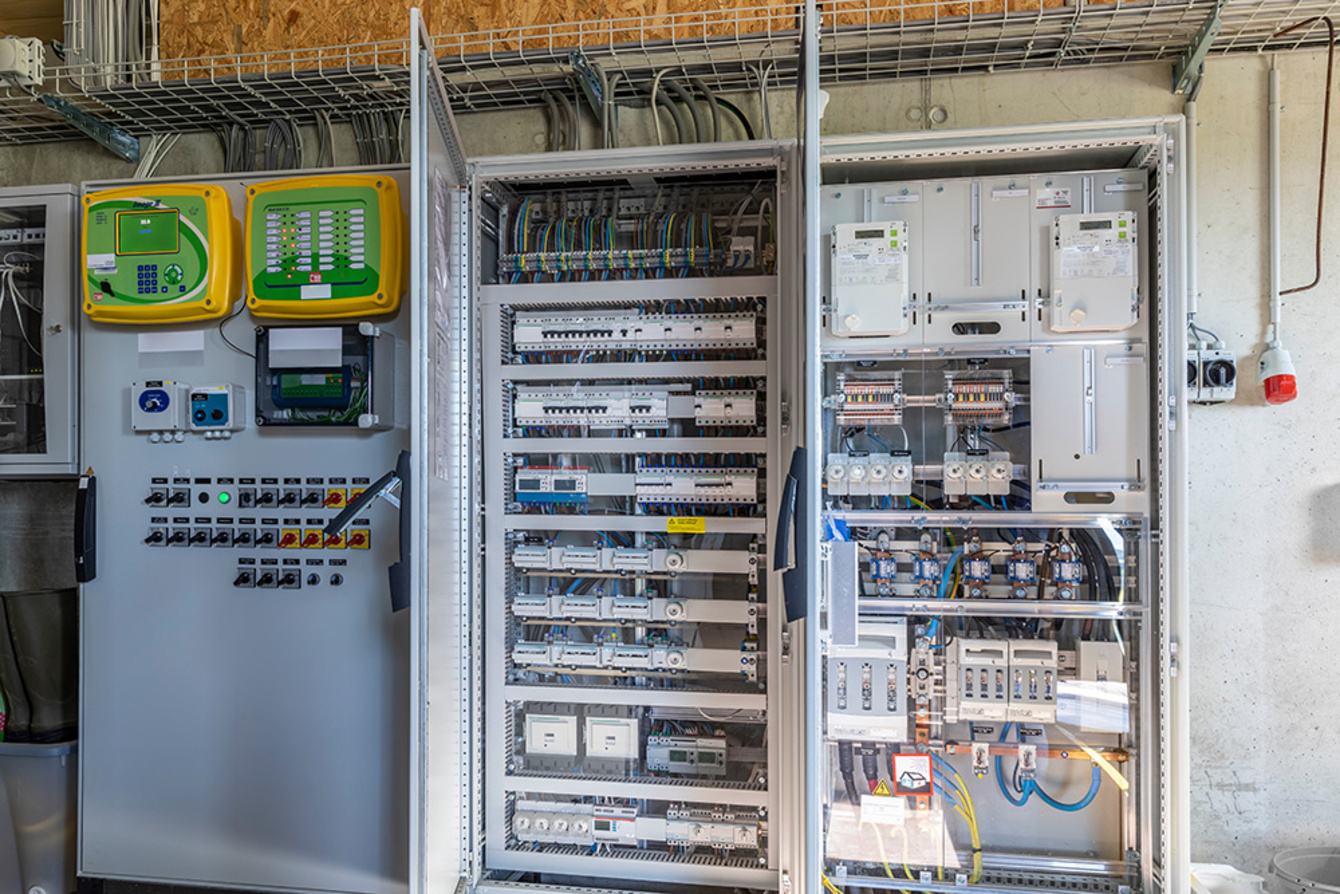 Nieder­spannungs­anlagen bei Elektro Cakan Sanitär GmbH & Co.KG in Niestetal