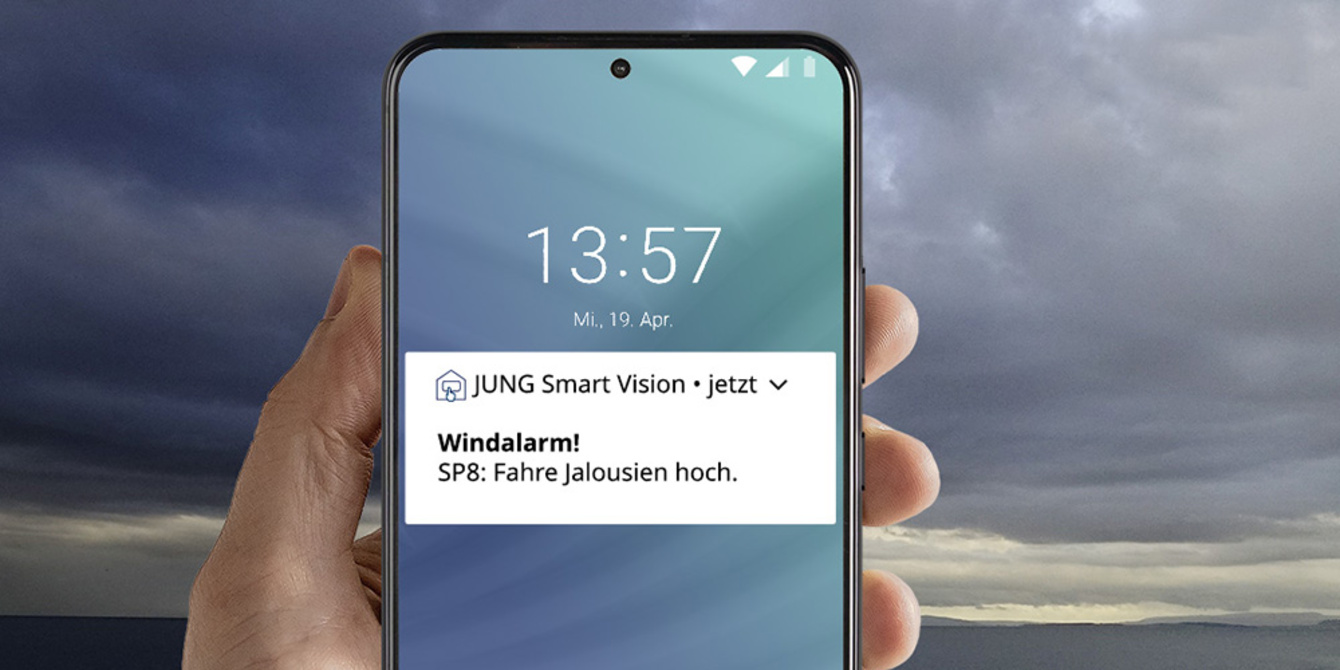 JUNG Smart Panel 8 bei Elektro Cakan Sanitär GmbH & Co.KG in Niestetal