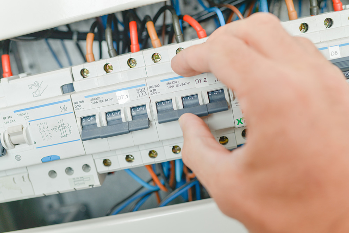 Elektro­installation bei Elektro Cakan Sanitär GmbH & Co.KG in Niestetal